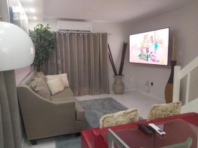 The Island Flat Villa - Near Airport & Beach